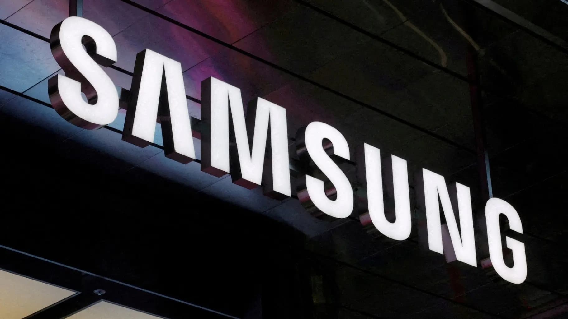 Samsung releases new foldable phones