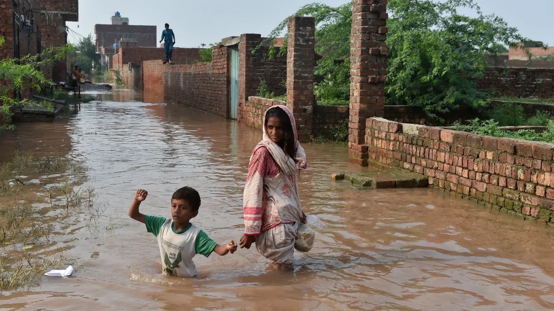 Pakistan monsoon house collapse victims