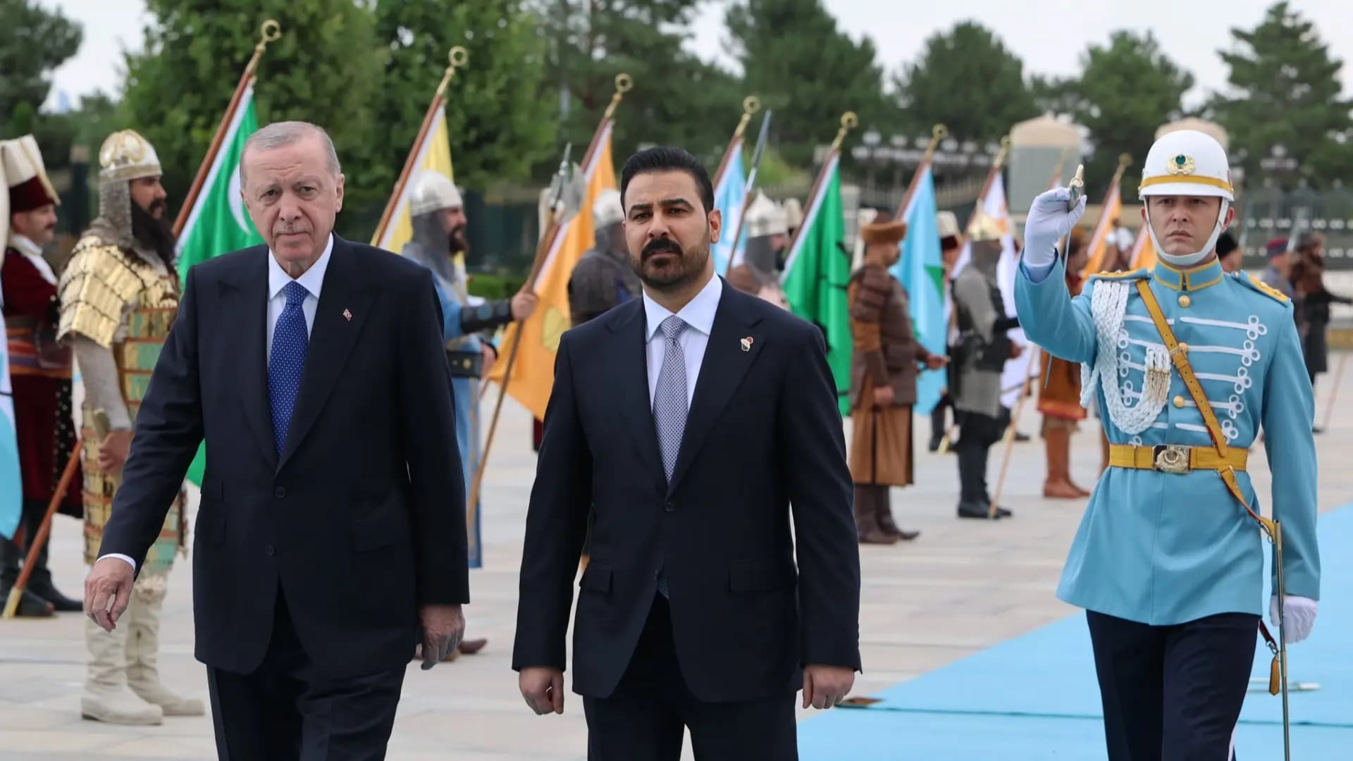 Iraqi PM questions Transport Minister in front of Erdoğan