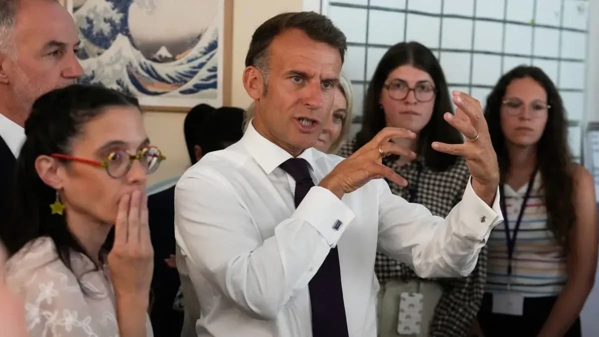 Macron: No visa target for Algeria