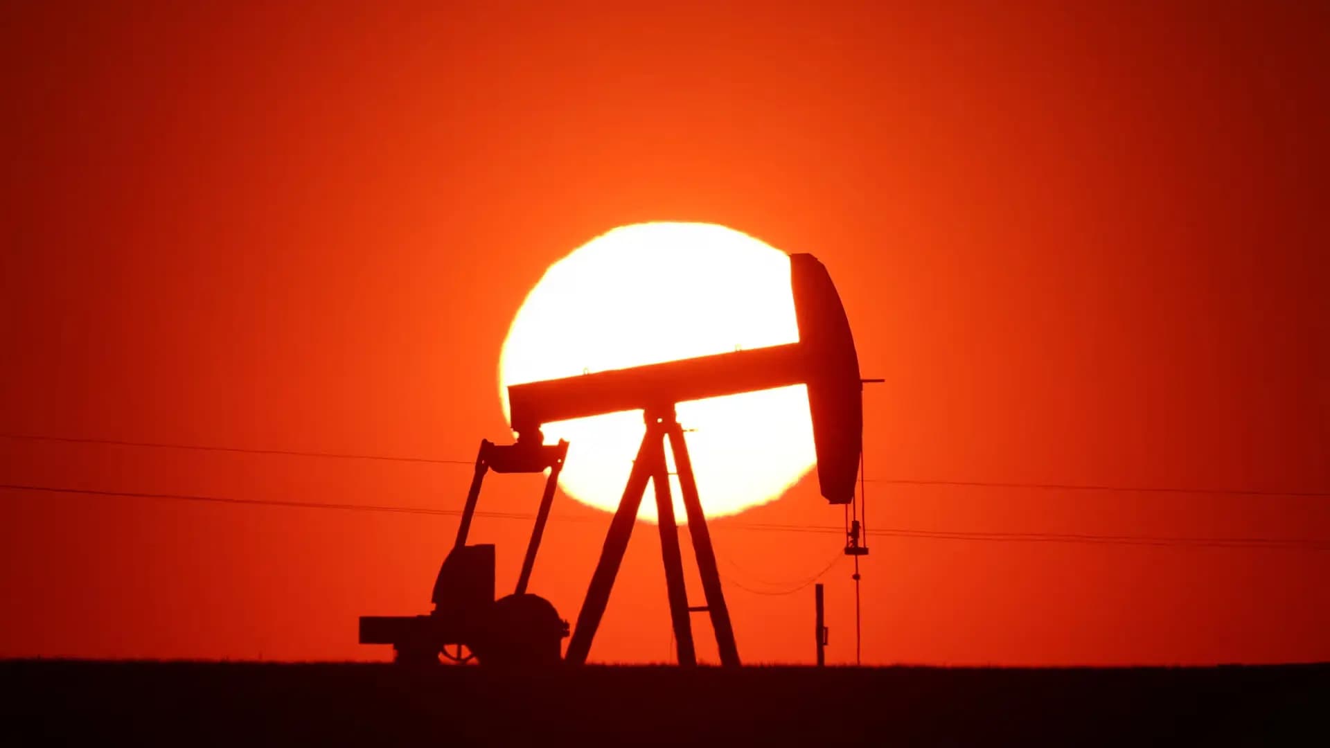 Oil prices near June highs amid ongoing attacks in the Strait of Hormuz