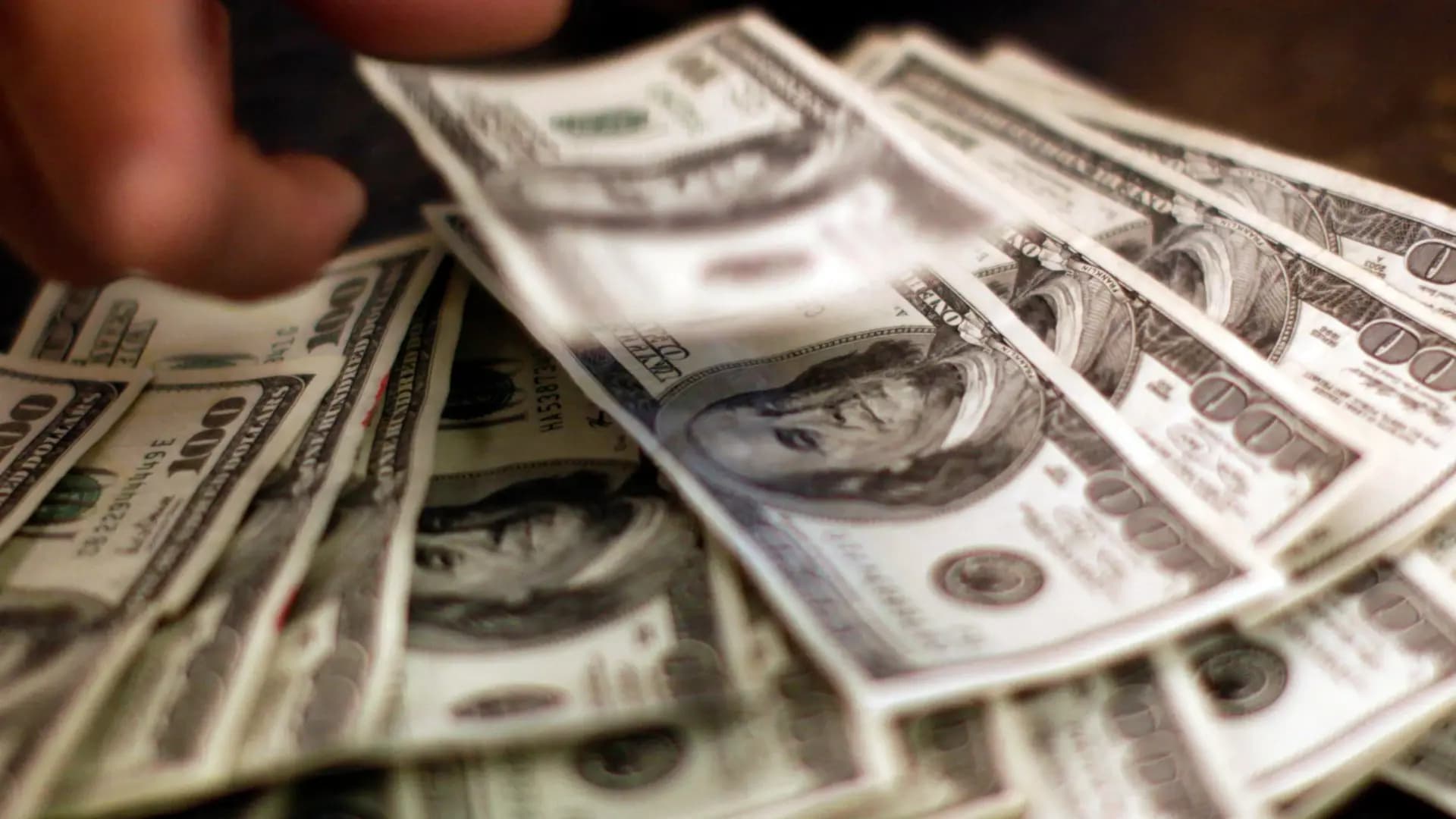 US interest rates steady amid currency market shifts