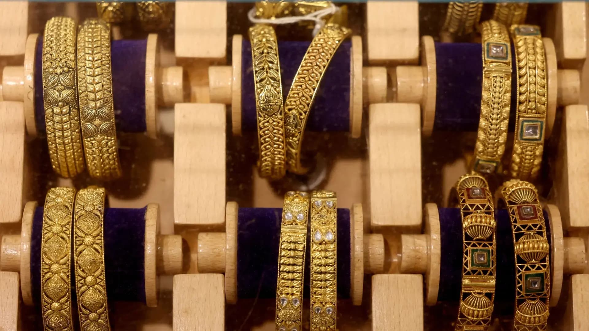 Gold Market Sees Rare 5-Month Event