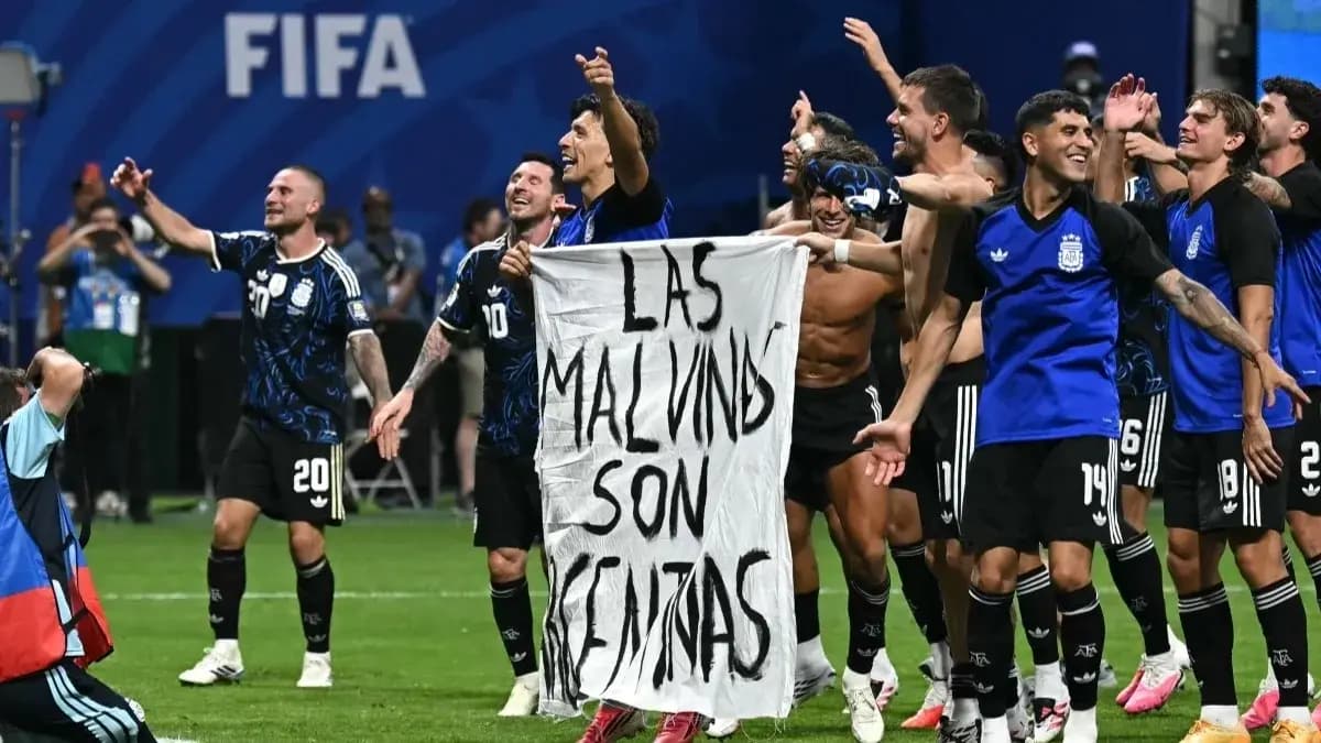 FIFA probes Argentina over Falklands banner