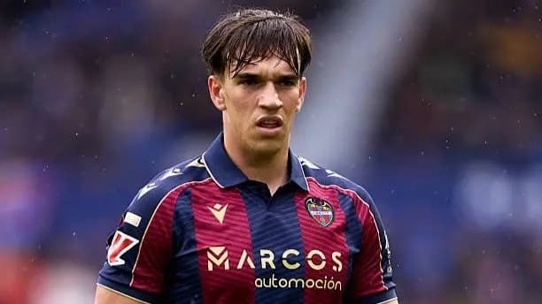 Real Madrid signs Carlos Espi until 2031