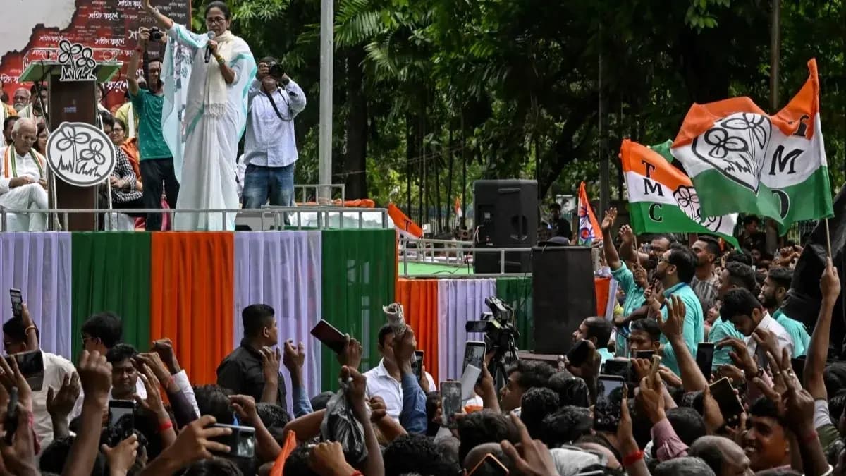 Exam cheating triggers political crisis in India