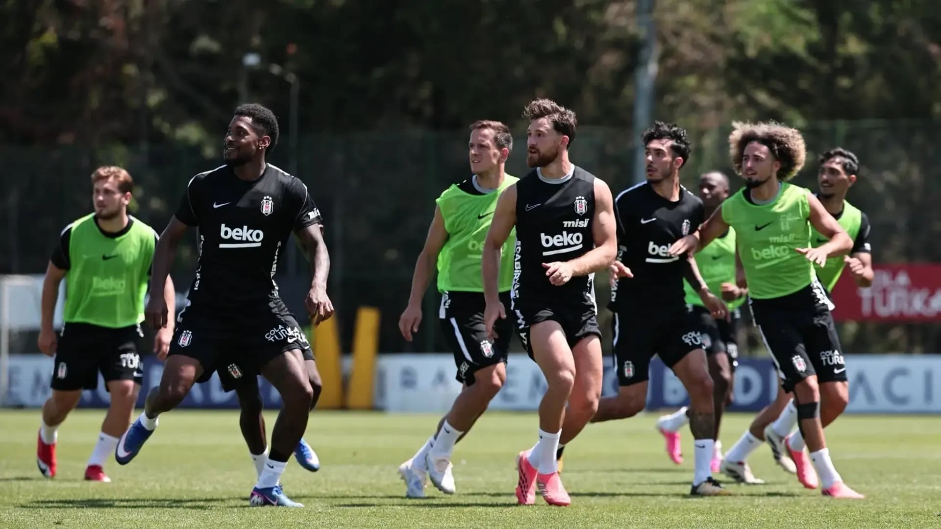 Beşiktaş vs Midtjylland broadcast details and lineups