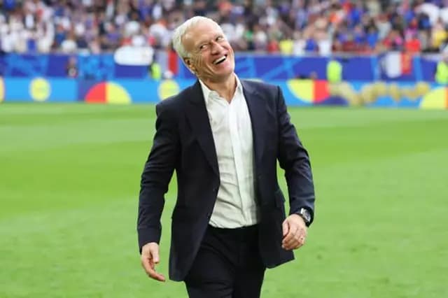 Deschamps prepares for the end of his 290-match coaching journey