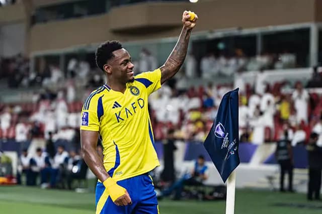 Al-Nassr confirms John Duran loan to Benfica