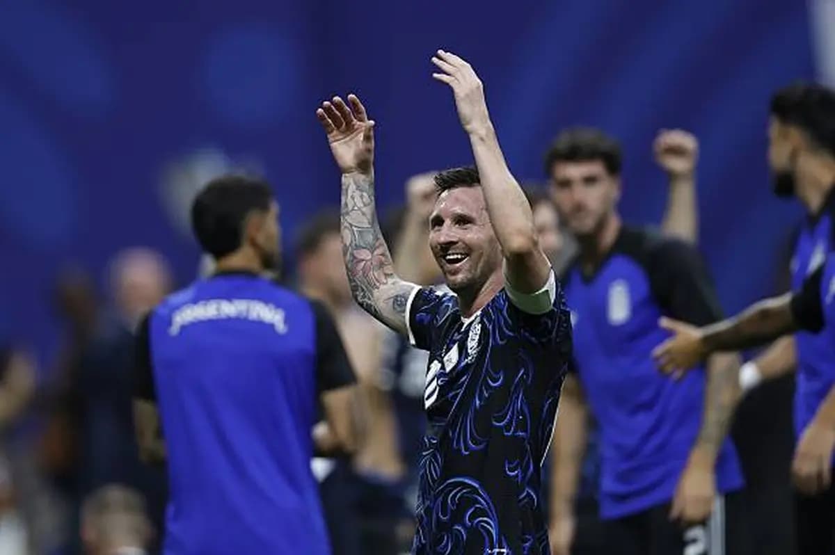 Messi Returns to Argentina