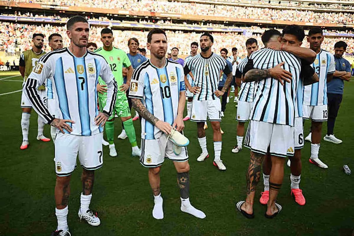 Argentina declares holiday for Silver Jubilee