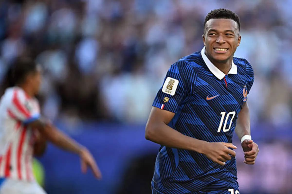 صباحك مونديالي: مكاسب إنجلترا، اعتراف مبابي، وتكريم ديشامب