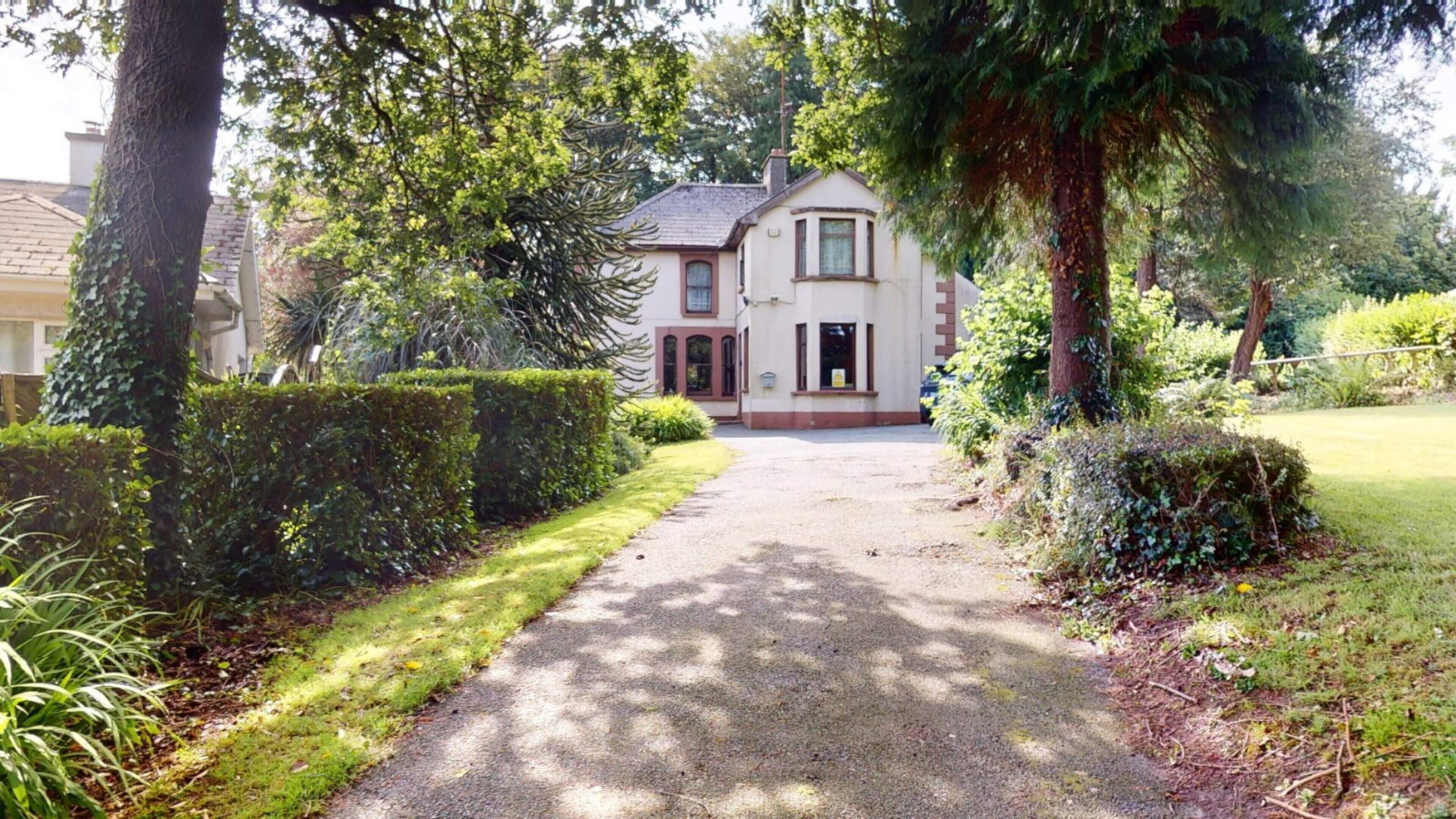 1913 Four-Bed Fixer in Wexford to Auction