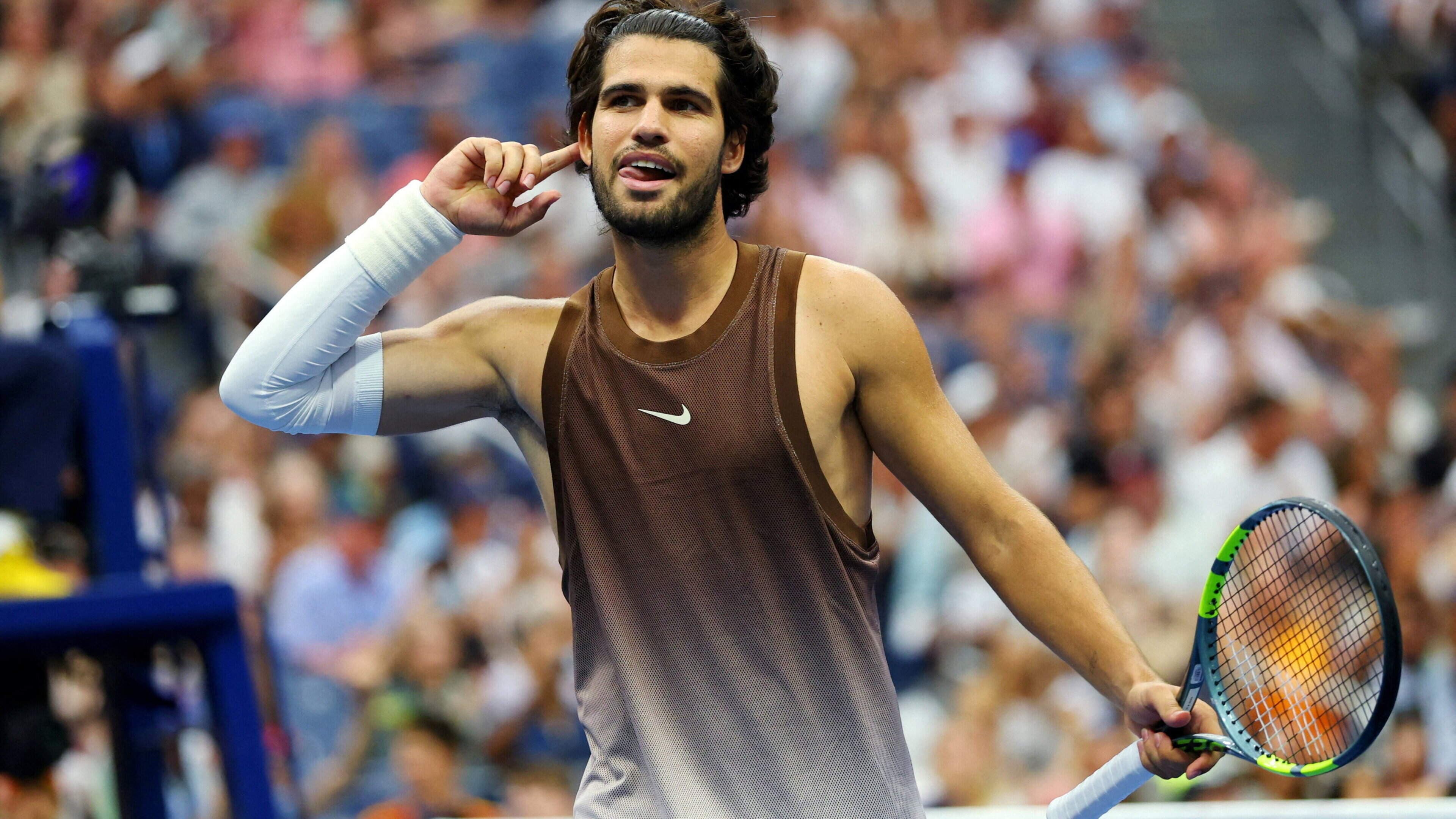 Alcaraz shines on return while Sabalenka pursues US Open three-peat
