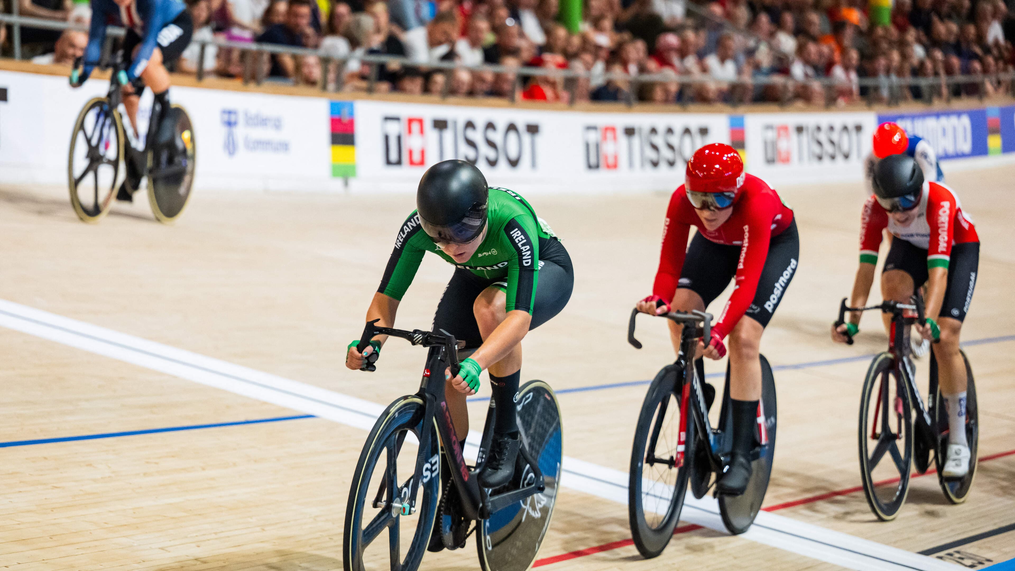 Lara Gillespie earns silver at UCI Track Championships