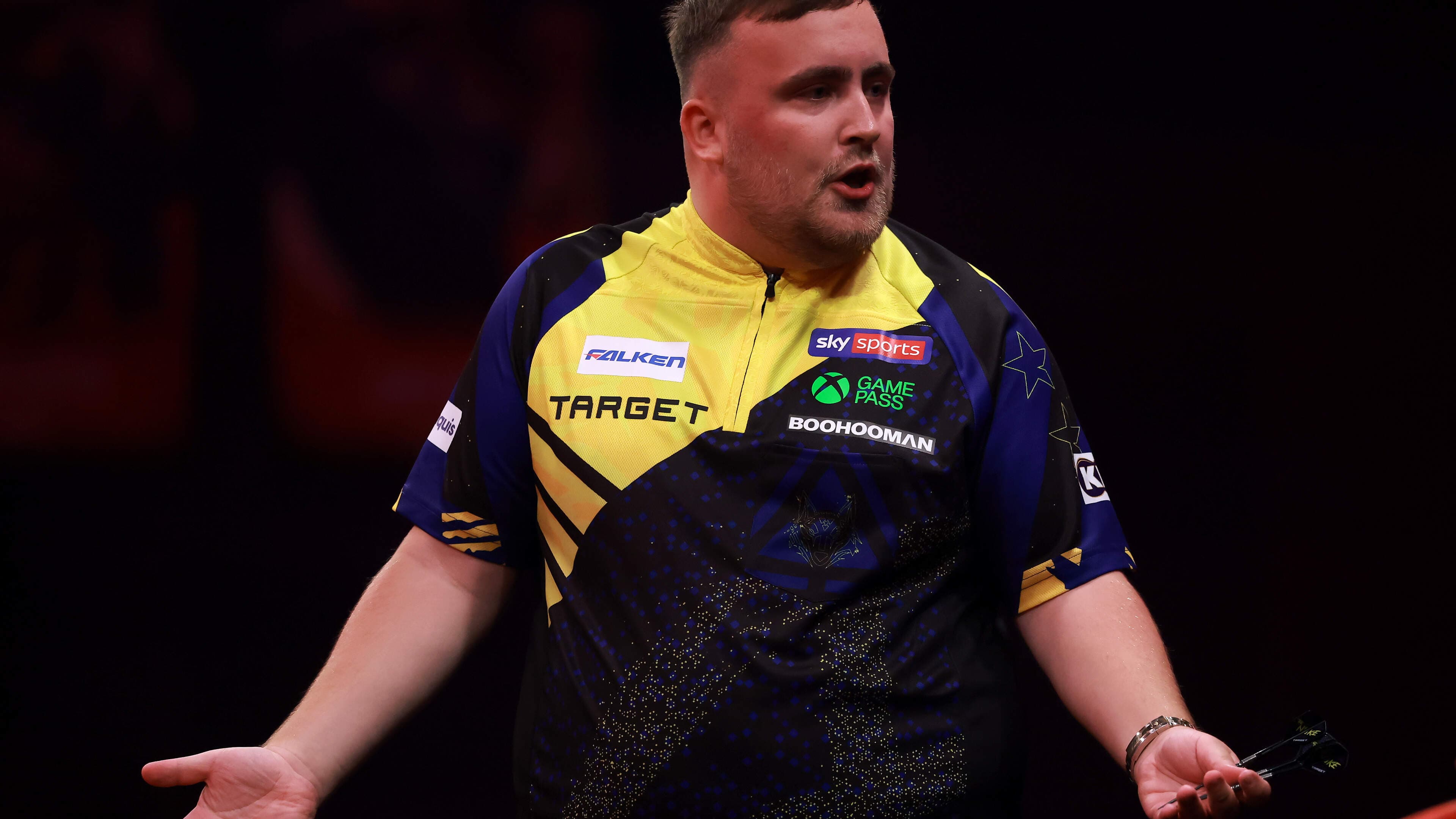 Jonny Clayton ends Luke Littler's winning streak in Amsterdam