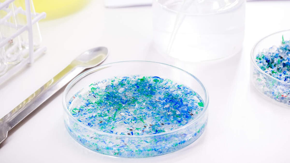 Scientists find connection between microplastics and lung cancer