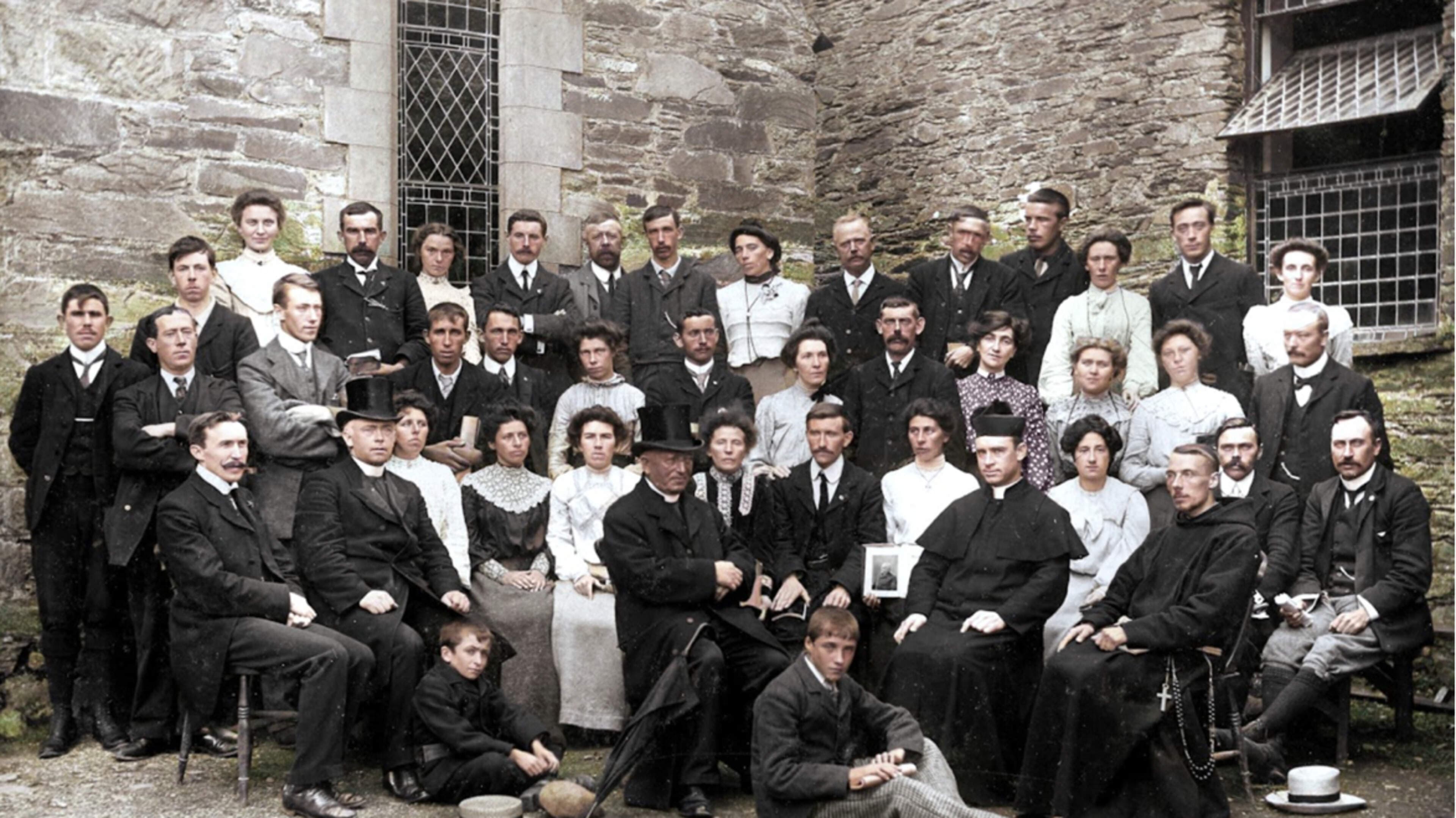 Cathain a thosaíonn coláistí samhraidh Gaeilge