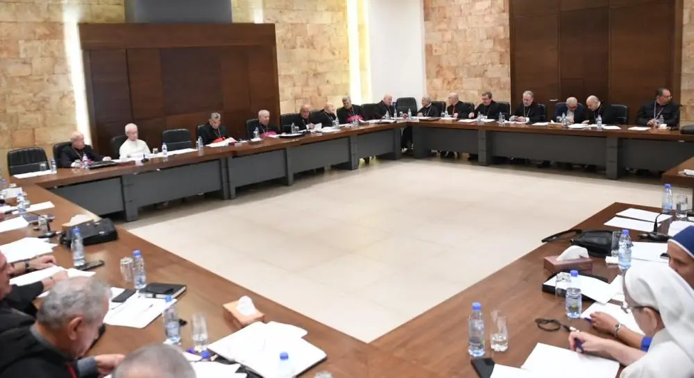 الموارنة يطالبون بكشف ملابسات انفجار المرفأ