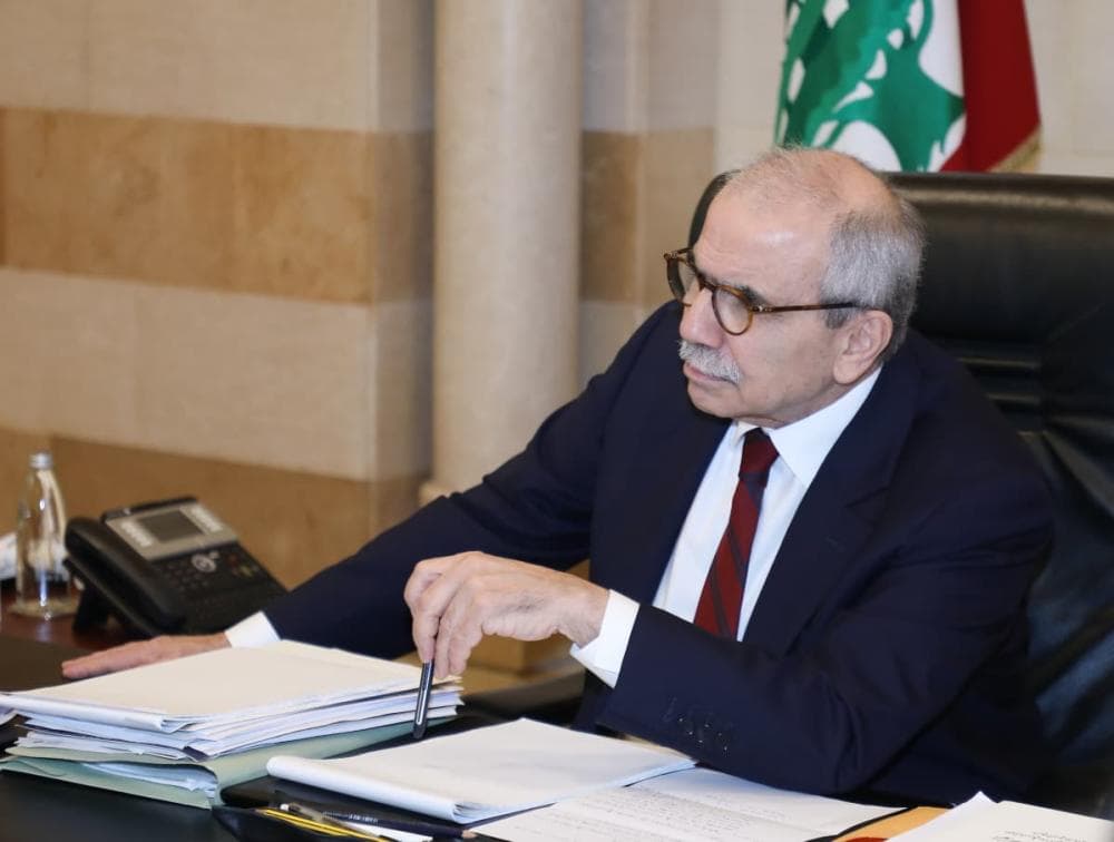 لبنان يدين استهداف مكة ويعبر عن دعم السعودية