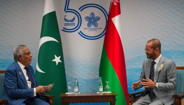 Foreign Minister Meets Counterparts on Global and Regional Issues