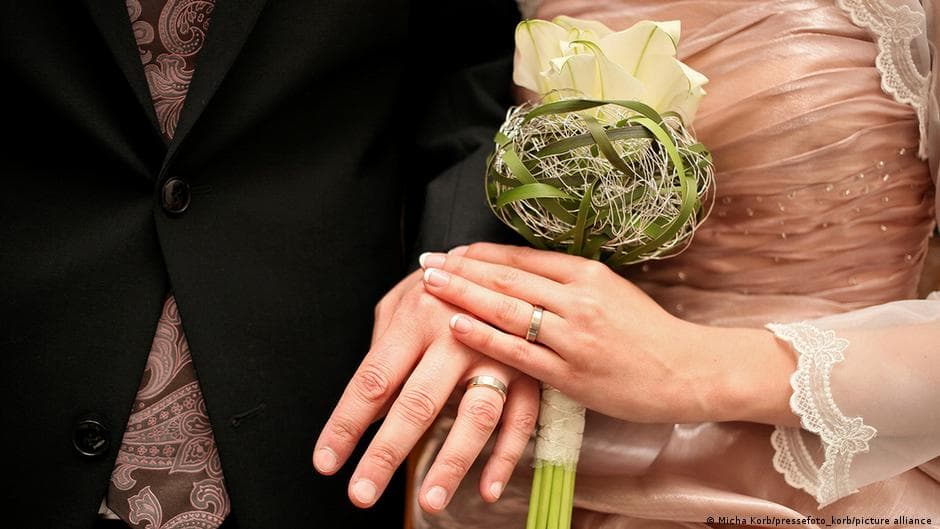 Quick wedding from office to delivery