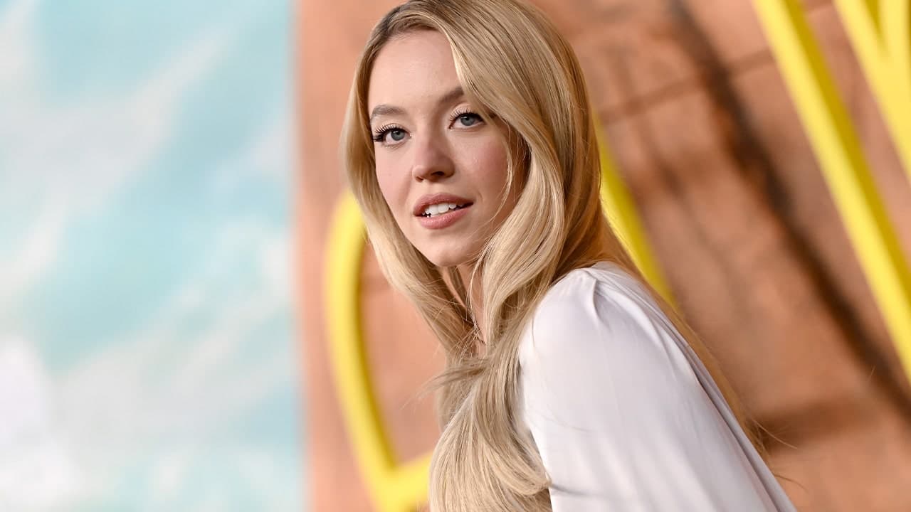 Sydney Sweeney posts bikini photos from Australia