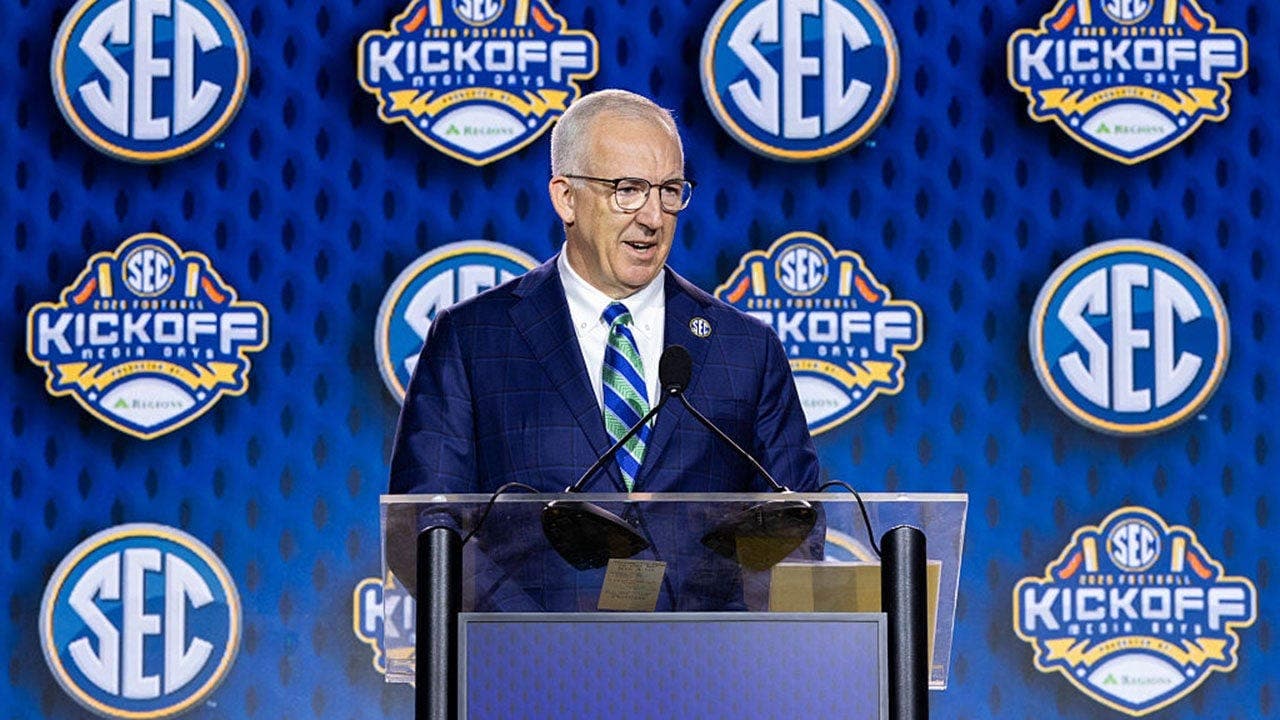 Colleges face legal clash over athlete eligibility