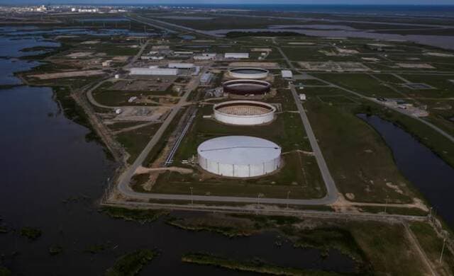 U.S. Oil Reserves Hit 1983 Low