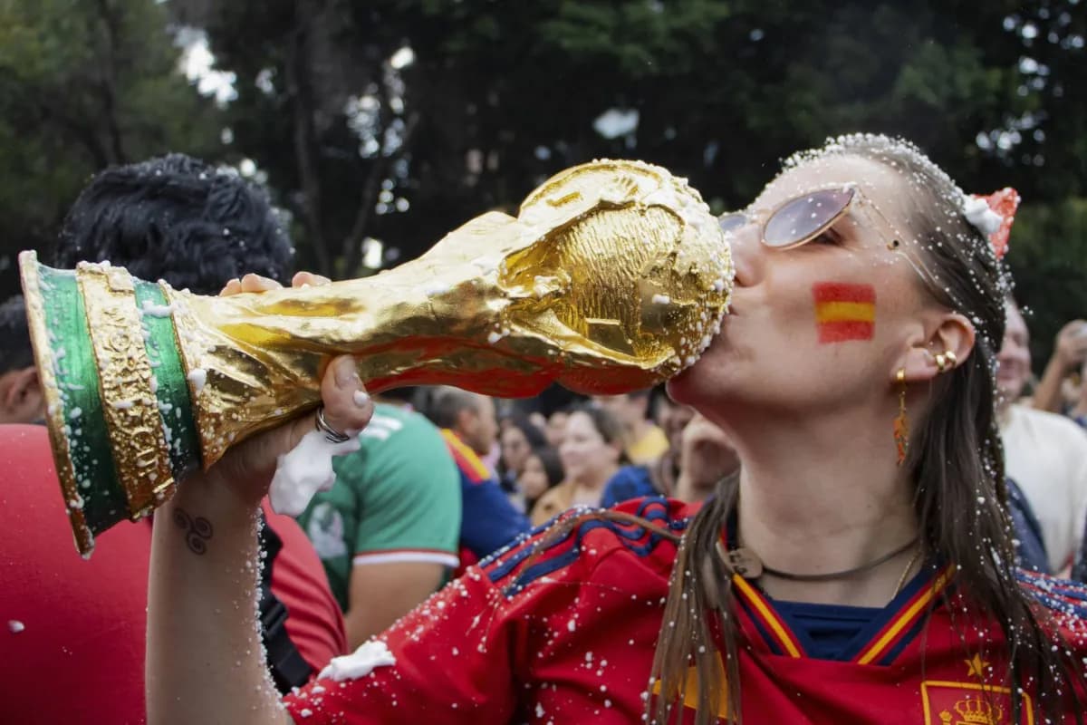 Spanish Press Praises World Title