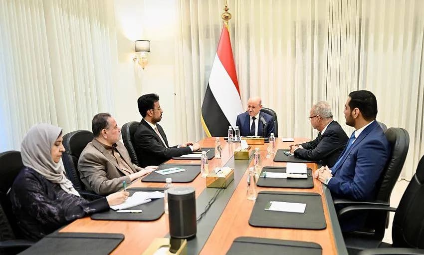 Al-Alimi condemns Houthis' extortion tactics