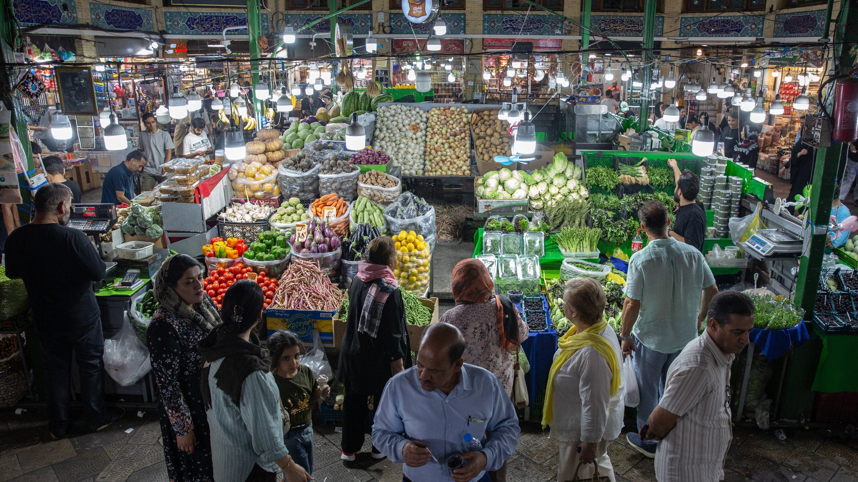 Iran Security Official Warns of Economic Crisis