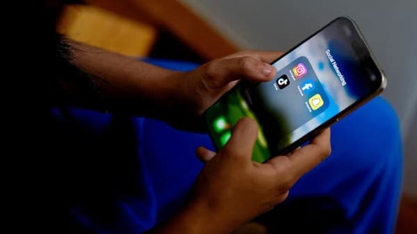 France Advances in Banning Social Media for Under 15