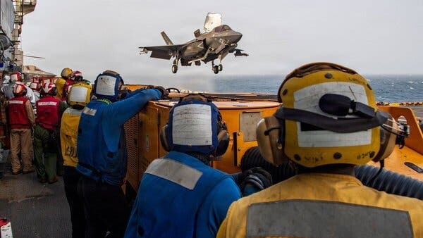 Syntcom: US alters flow of 12 ships after Iran blockade restart