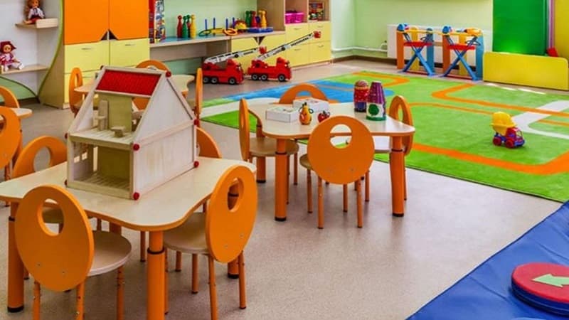 Nursery and kindergarten must verify legal status before registration