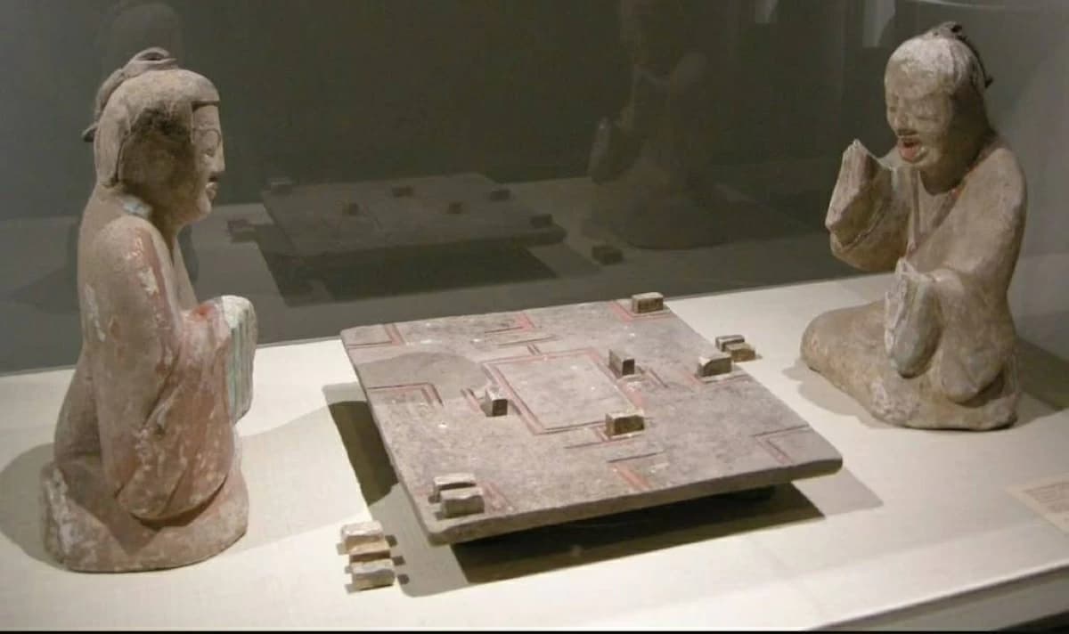 Ancient 2000-year-old Liubo game found in China
