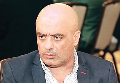 Sulaiman Asfahani on Beirut Queen