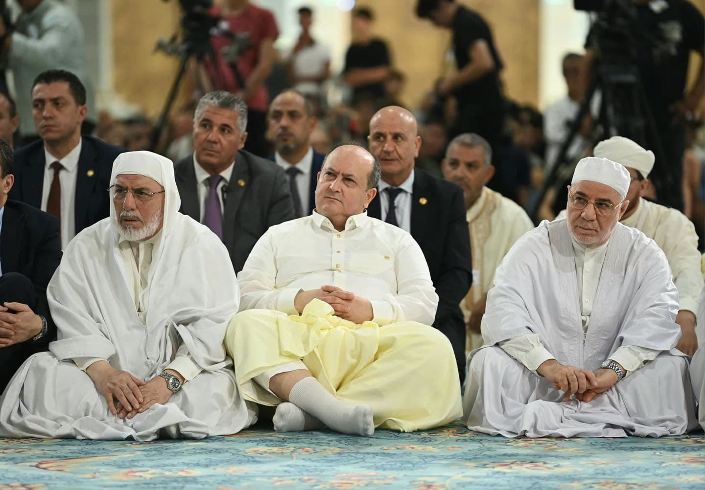 Prime Minister honors Quran champions on Prophet's birthday