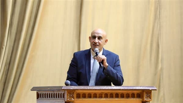 عبداللطيف ينسق مع المالية لتسديد 90% من قيمة التقوية