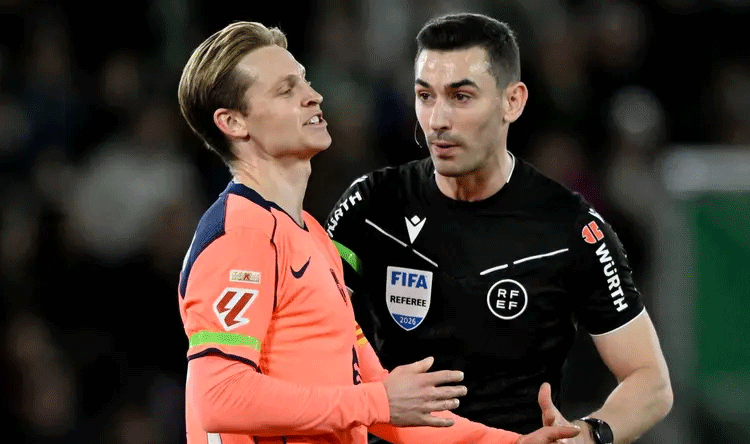 De Jong sidelined by injury at Barcelona