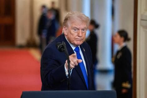 Trump vows retaliation for Iran in Hormuz