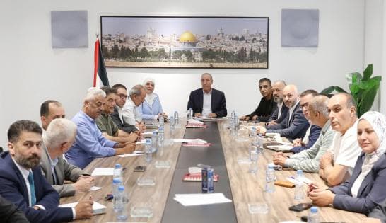 Sheikh discusses concerns with civil groups