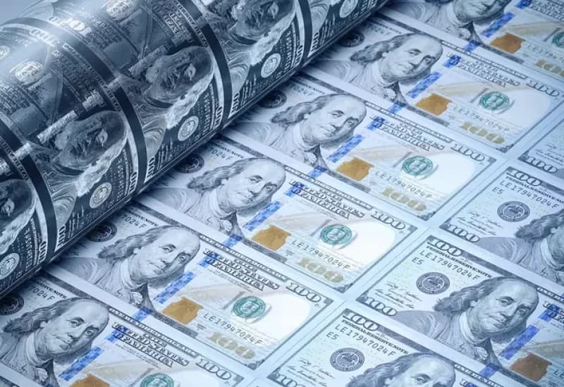 Dollar Drops Against Yen Amid Japanese Intervention Risks