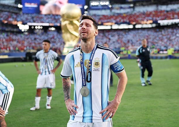 Messi's wife praises his perseverance